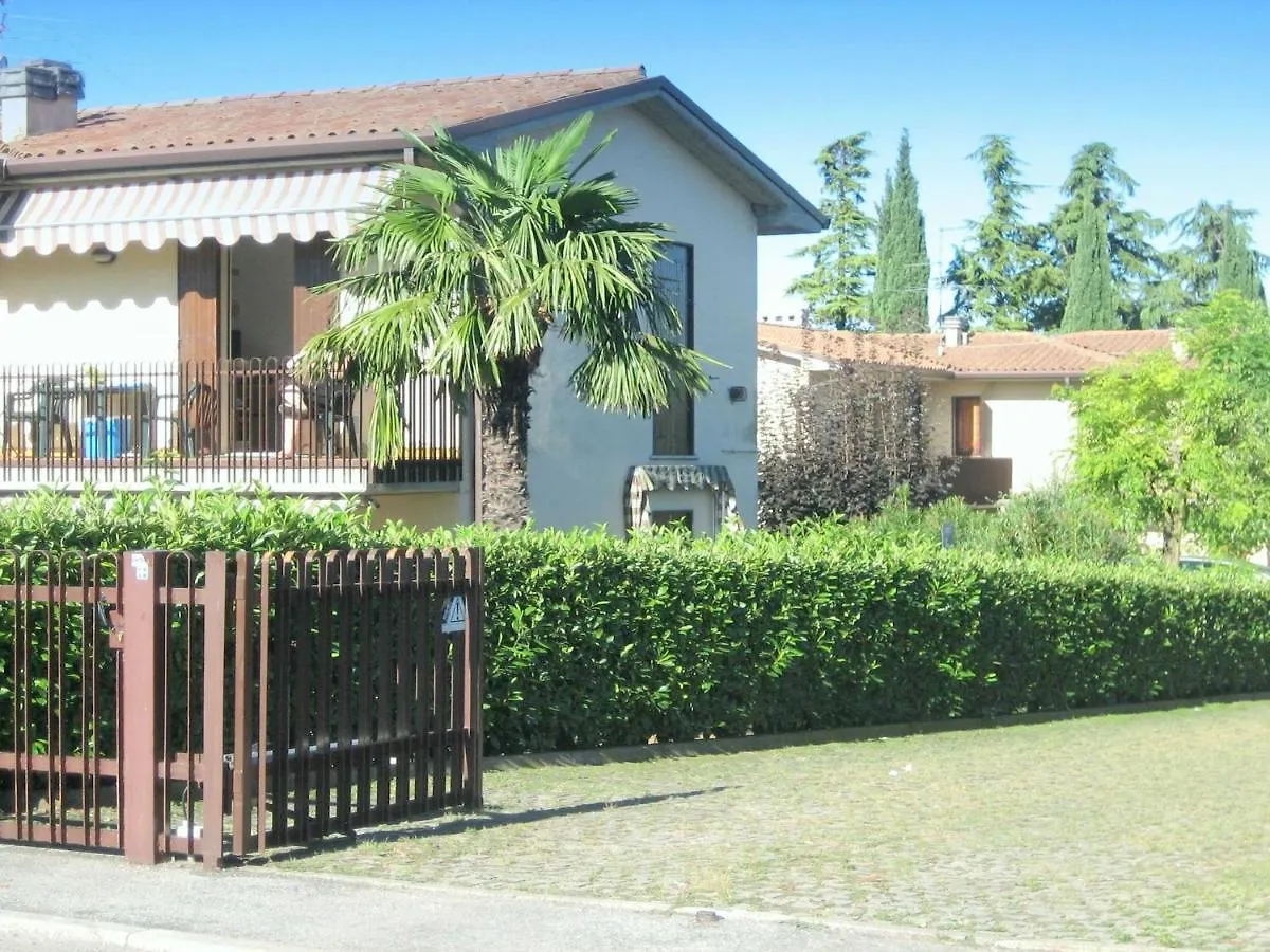 Belvilla By Oyo Enticing Holiday Home With Pool ラツィーゼ