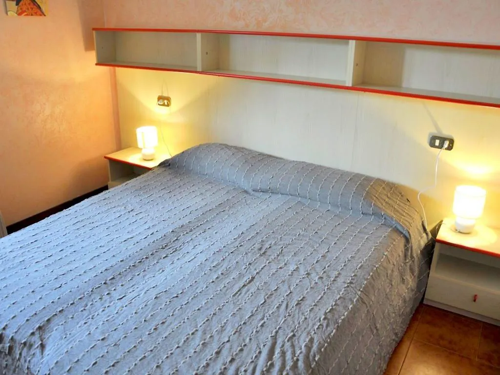 Belvilla By Oyo Enticing Holiday Home With Pool ラツィーゼ イタリア